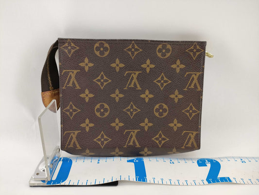LOUIS VUITTON Monogram M47544 Poche Toilette 19 Other Accessories