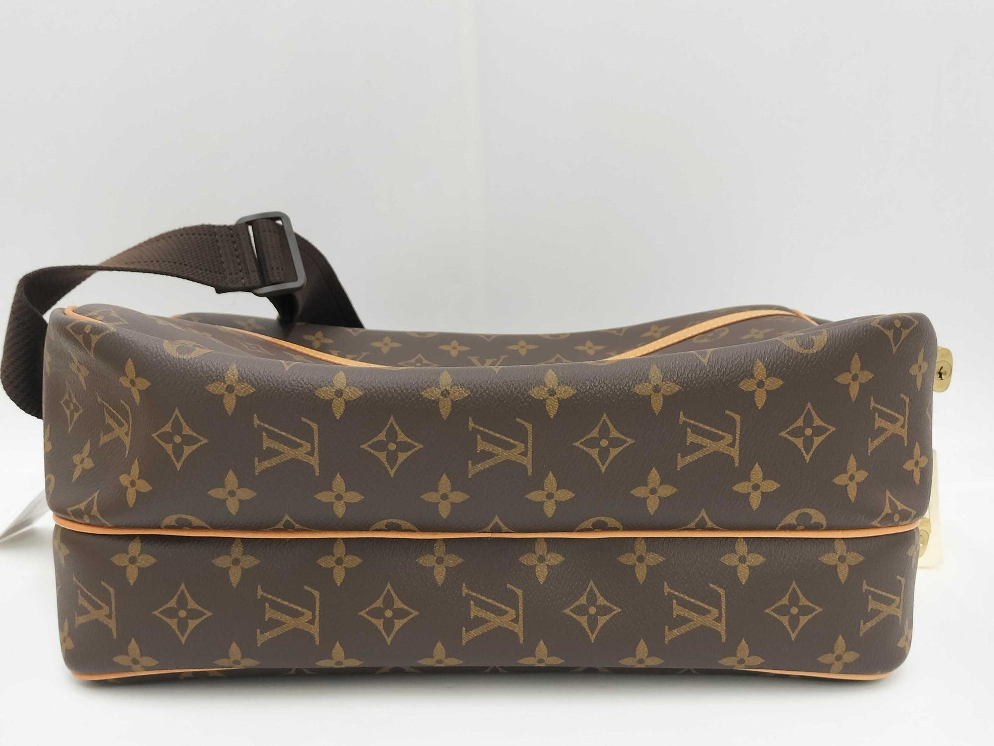 LOUIS VUITTON Monogram 257114427) M45252 Reporter GM Shoulder Bag