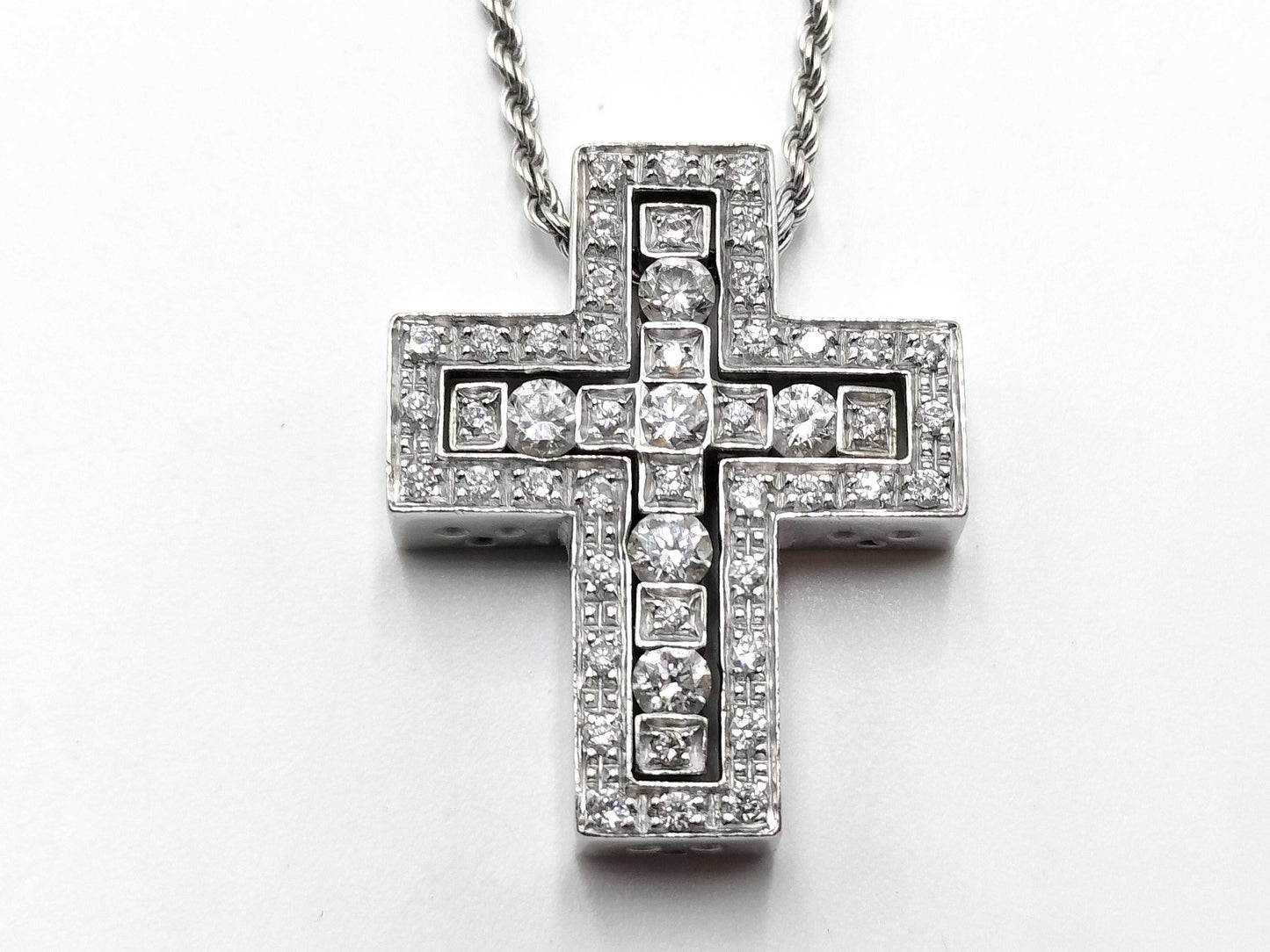 Damiani Belle Epoque M Diamond Necklace in 750 White Gold, 10.1g 