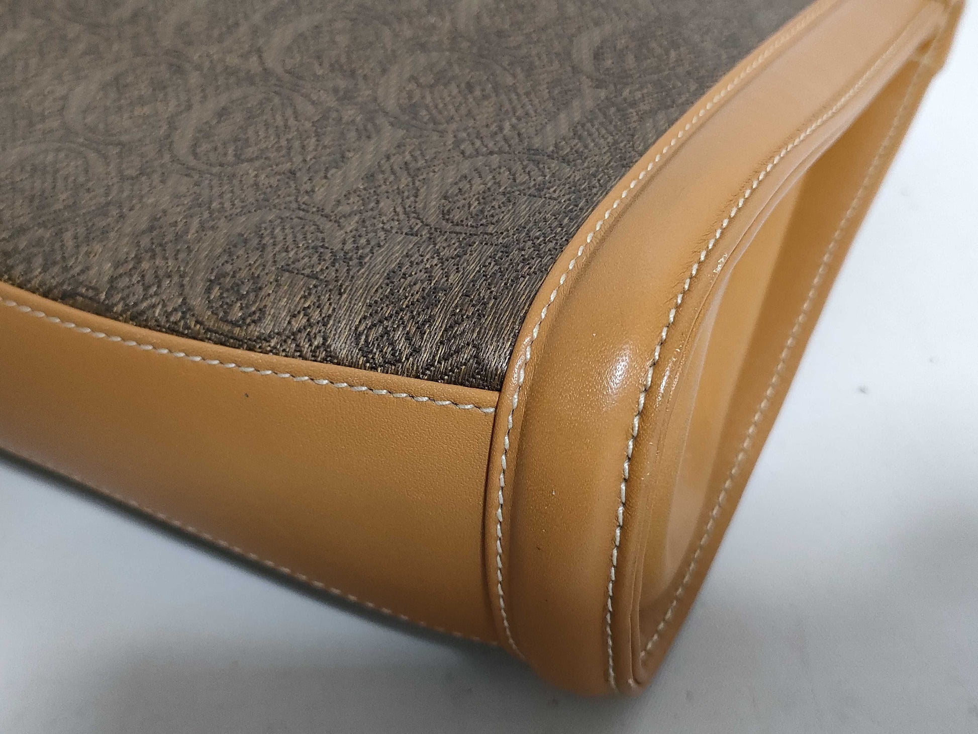 GUCCI Logo Jacquard Shoulder Bag