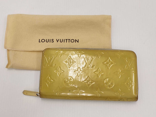 LOUIS VUITTON Vernis Zippy Wallet