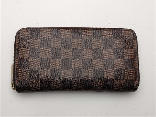 LOUIS VUITTON Damier Zippy Wallet Wallet