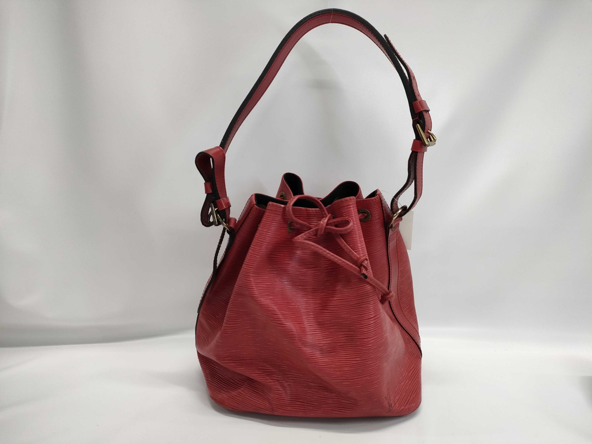 LOUIS VUITTON Epi Petit Noe Shoulder Bag