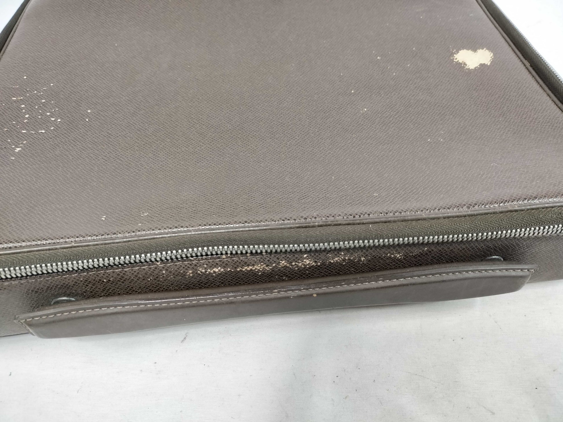 LOUIS VUITTON Taiga Porto Ordinatur Odessa Business Bag