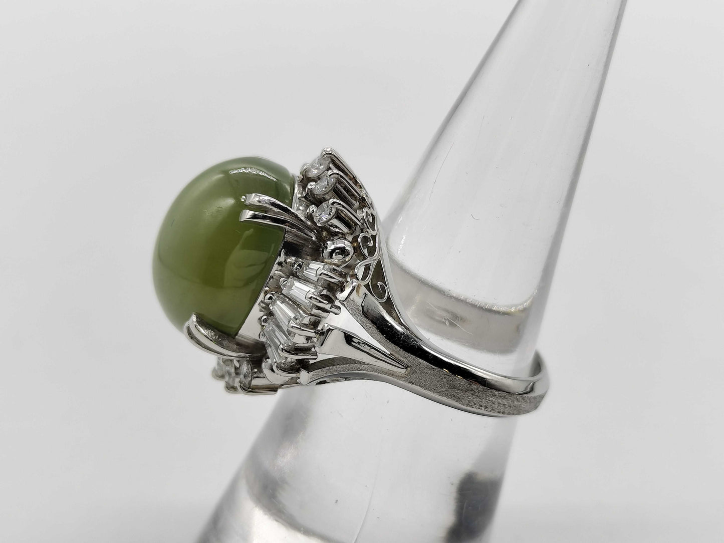 Nephrite Cat's Eye 9.60ct D0.80ct PT900 12.3g Ring 