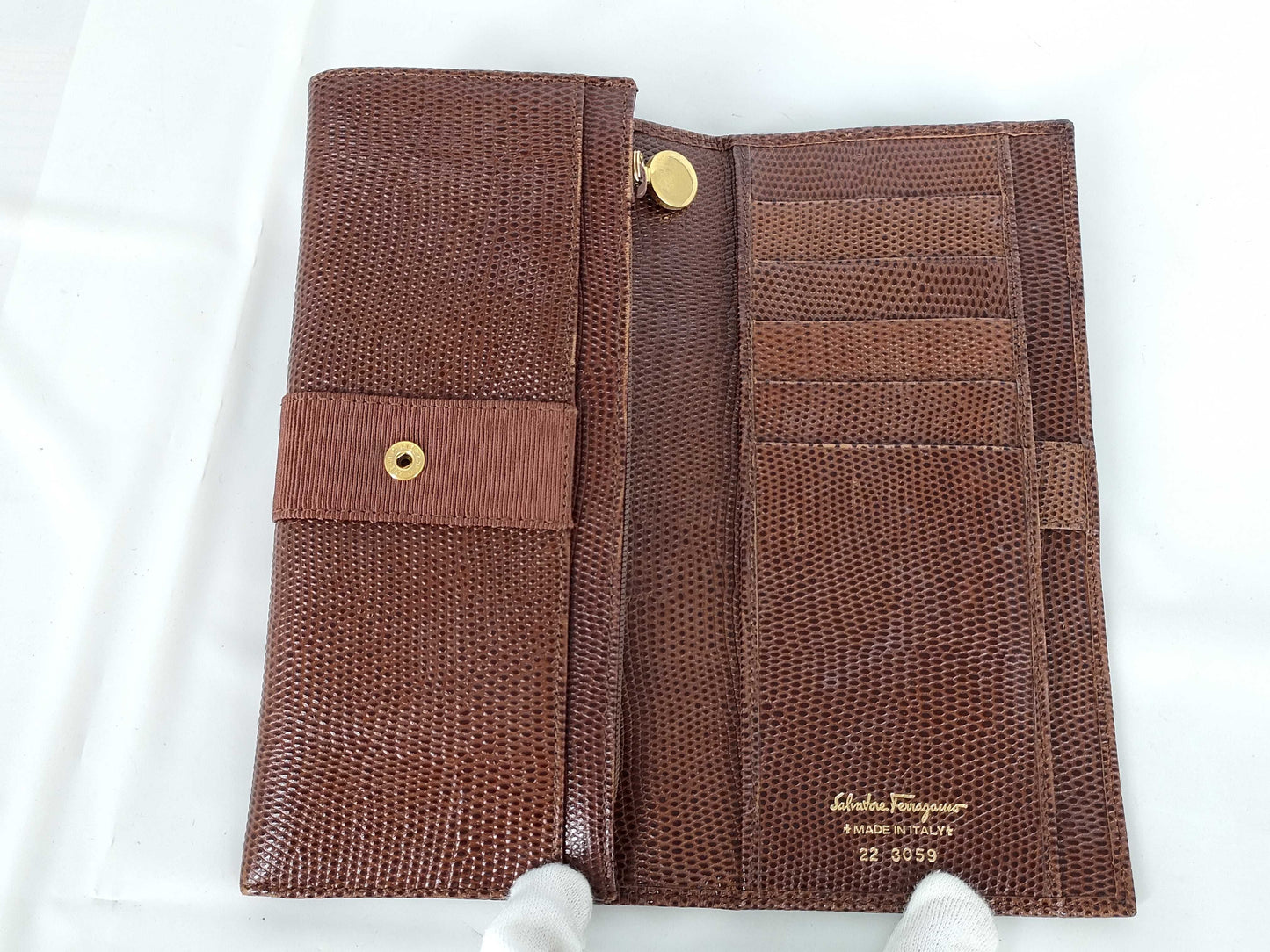 Salvatore Ferragamo Vara Long Wallet 22-3059 Wallet