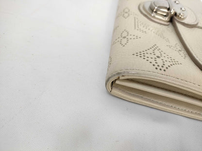 LOUIS VUITTON Mahina Mahina Portefeuille Iris Wallet