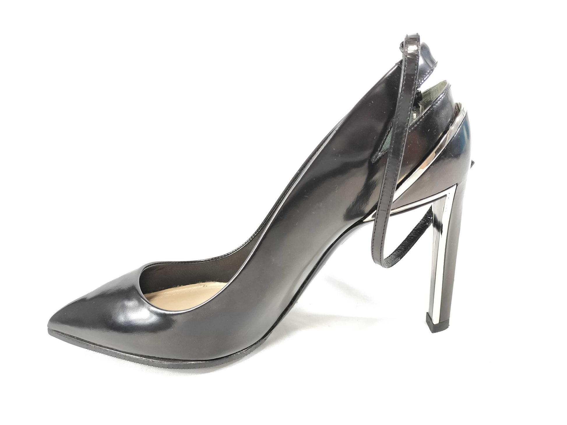 Dior unused pumps with box and heels