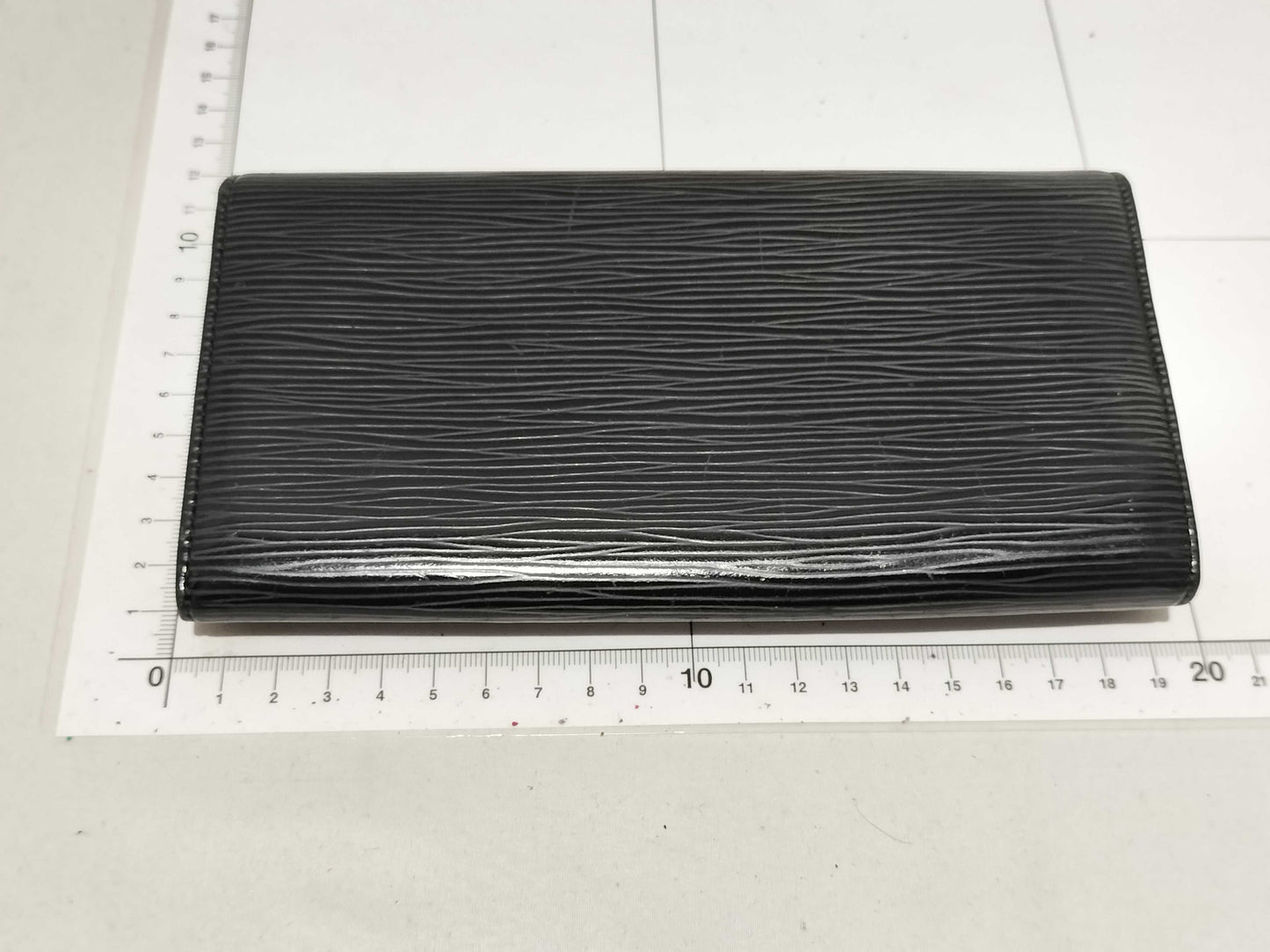 LOUIS VUITTON Epi Portefeuille Sarah Wallet