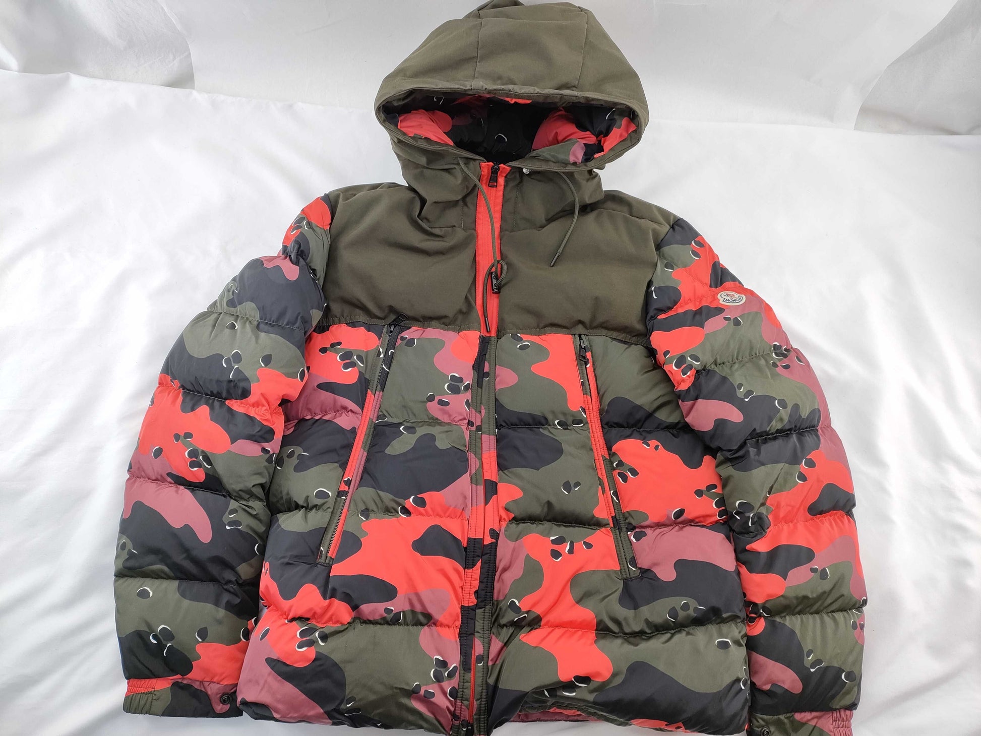 MONCLER 19AW EYMERIC E20914199285 539P1 Down Jacket Camouflage Jacket