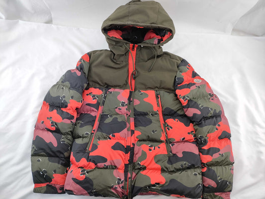 MONCLER 19AW EYMERIC E20914199285 539P1 Down Jacket Camouflage Jacket