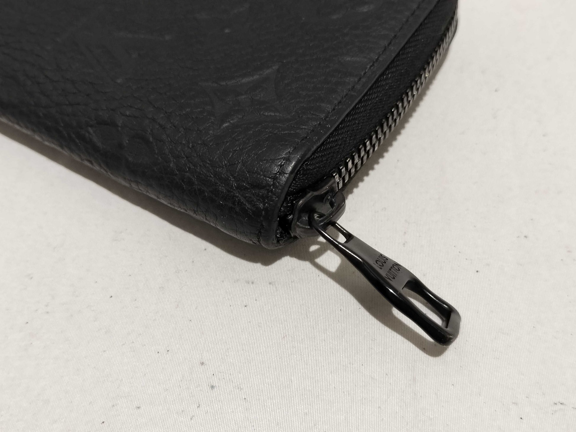 LOUIS VUITTON Monogram M69047 Taurillon Zippy Wallet Vertical RFID Wallet