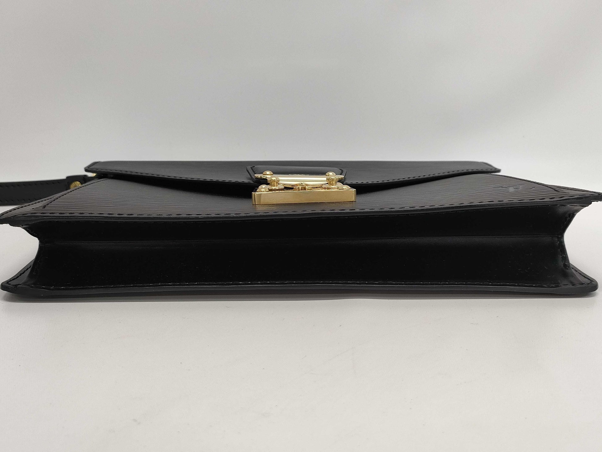 LOUIS VUITTON Epi Second Bag