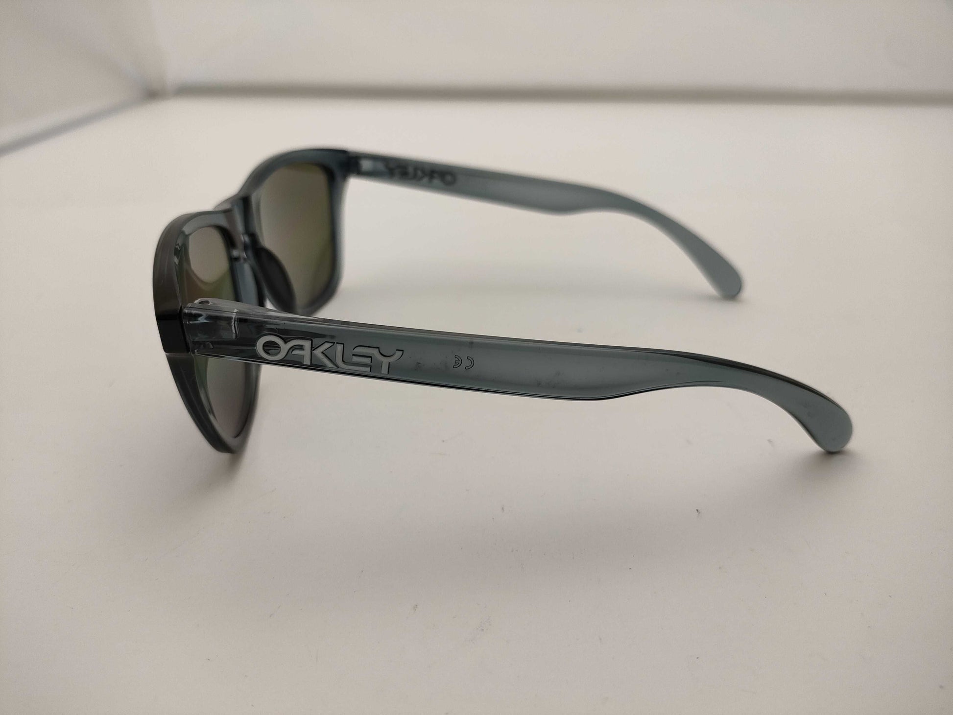 Oakley Frogskins Sunglasses/Glasses