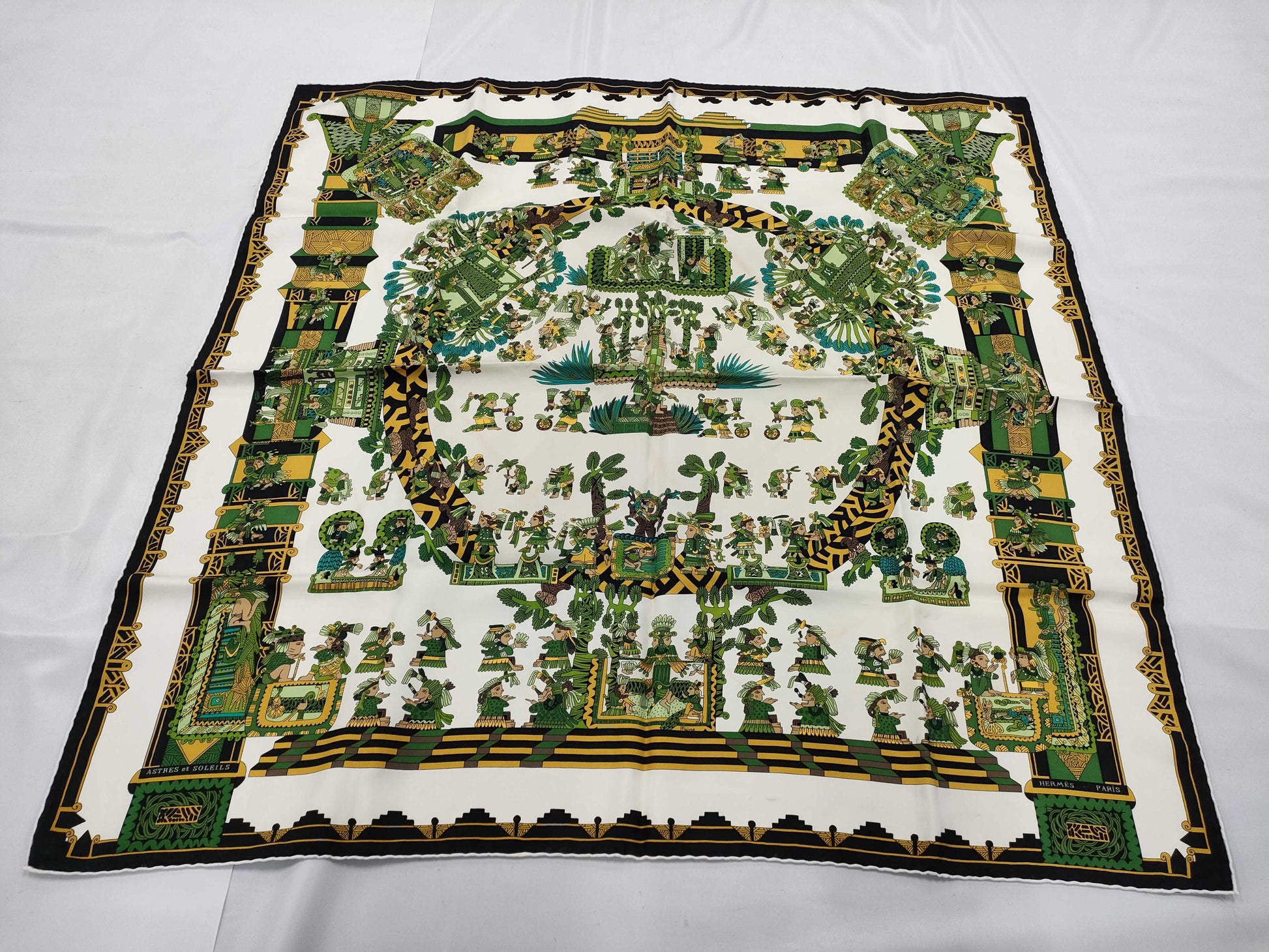 HERMES Carré Carré 90 Celestial Bodies and the Sun Scarf