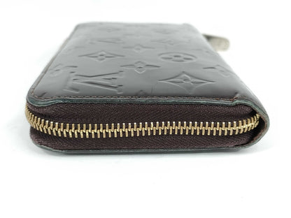 LOUIS VUITTON Vernis Zippy Wallet Amaranth Round Wallet