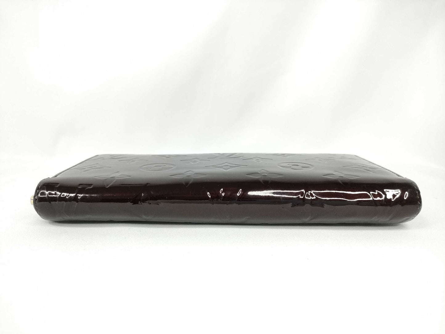 LOUIS VUITTON Vernis Zippy Wallet Amaranth Round Wallet