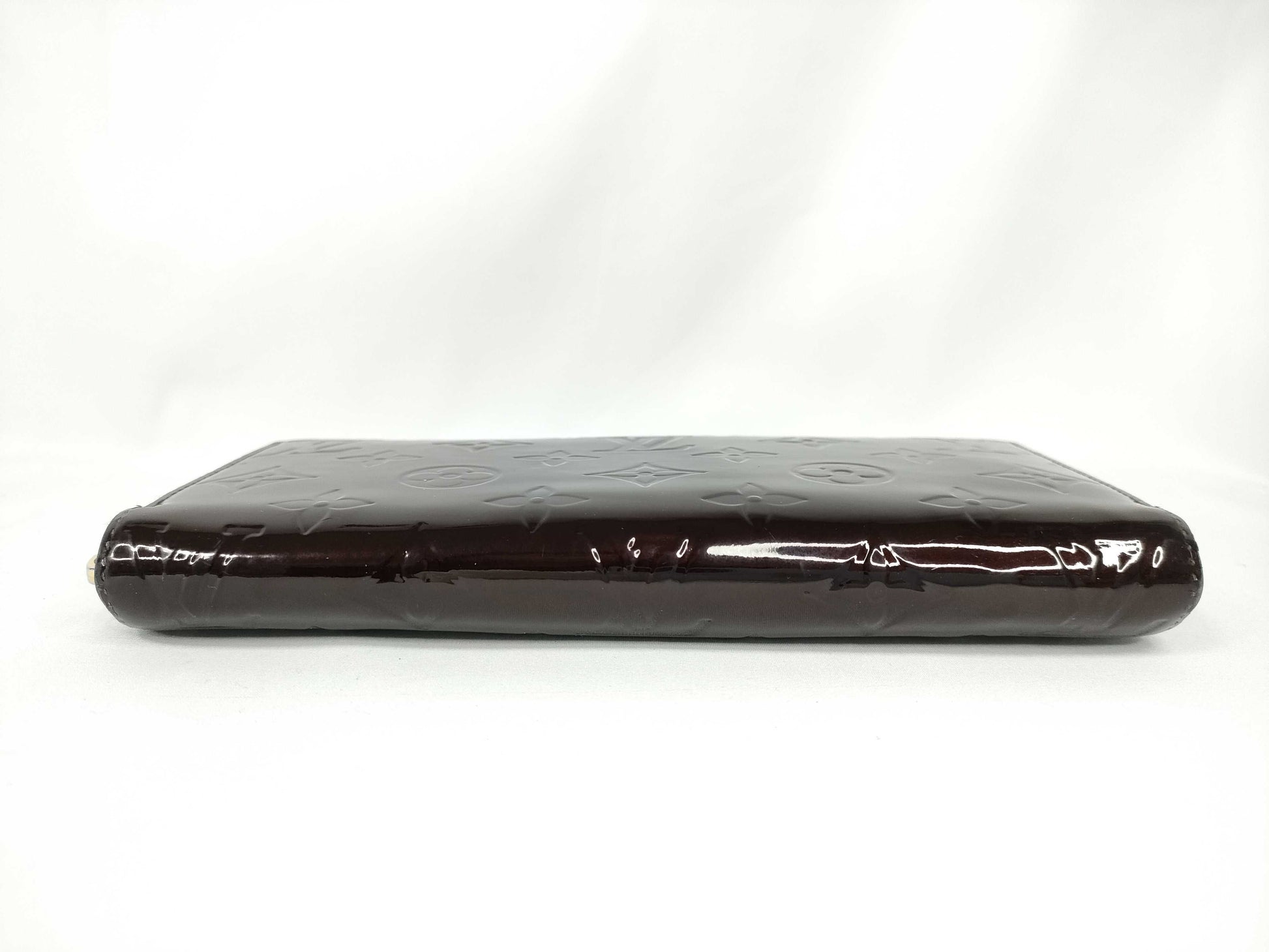 LOUIS VUITTON Vernis Zippy Wallet Amaranth Round Wallet