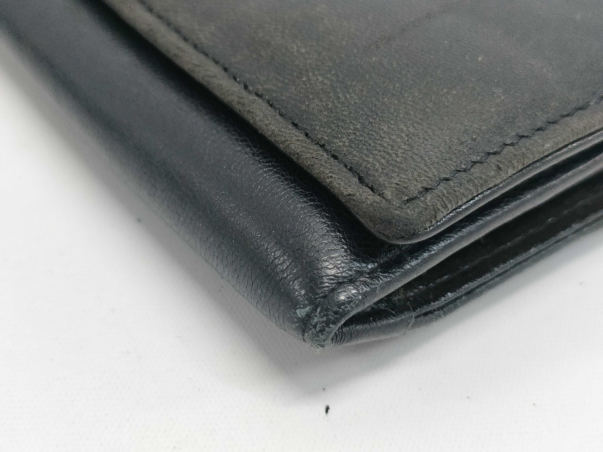 CHANEL Lambskin Bifold Wallet