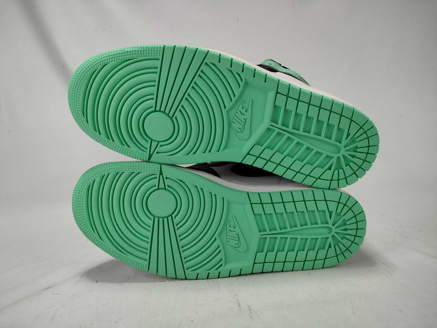 NIKE DZ5485-130 / Air Jordan 1 Retro High OG / Green Glow / Mint / Black Toe / Size 26. Sneakers