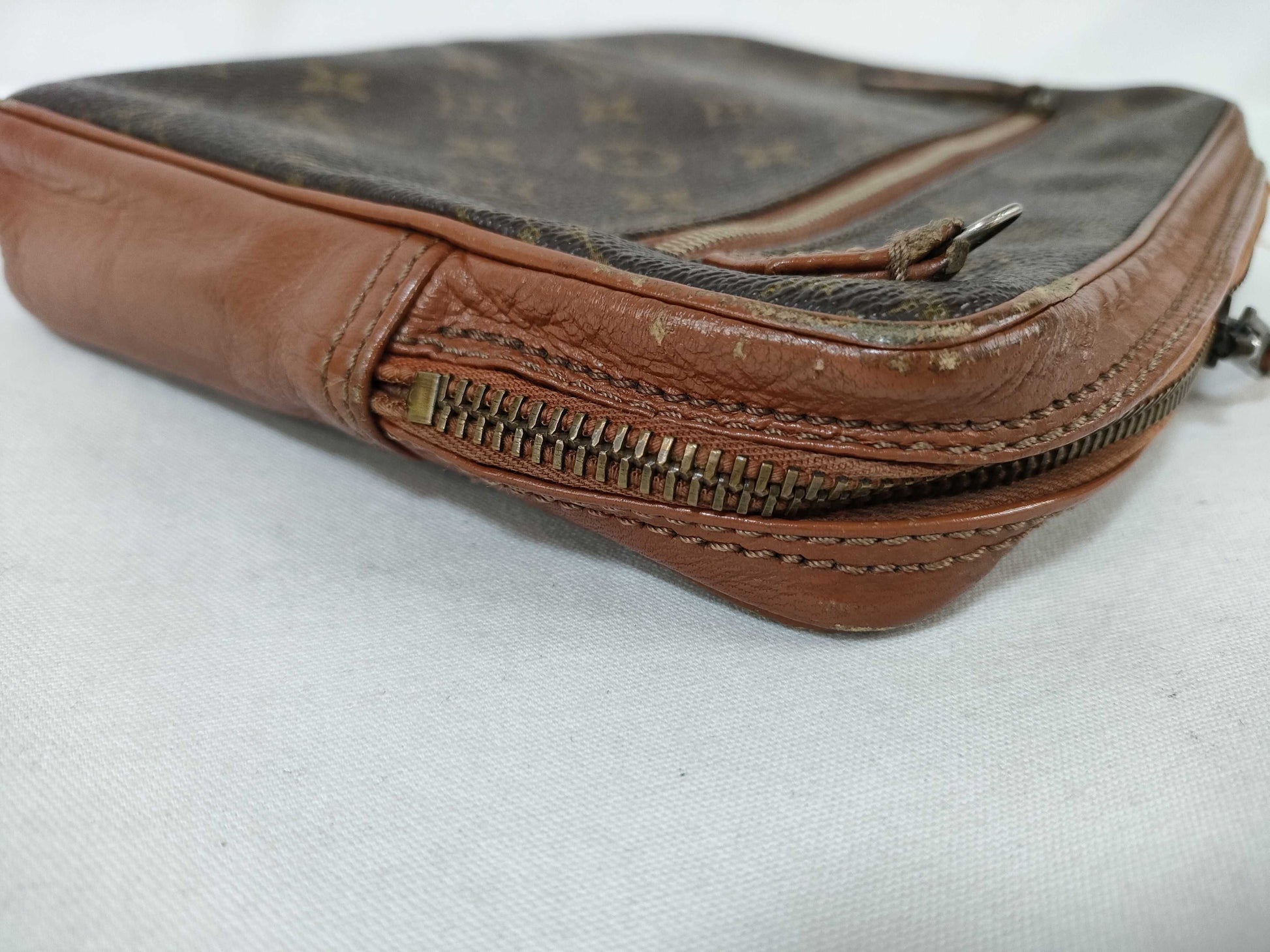 LOUIS VUITTON Monogram Saxpo Second Bag