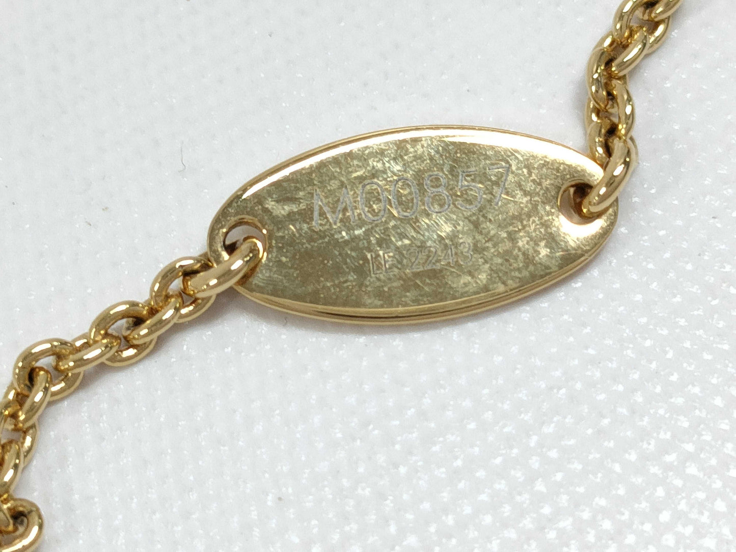 LOUIS VUITTON Essential V M00857 Necklace