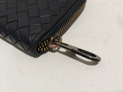 BOTTEGA VENETA Intrecciato Round Wallet