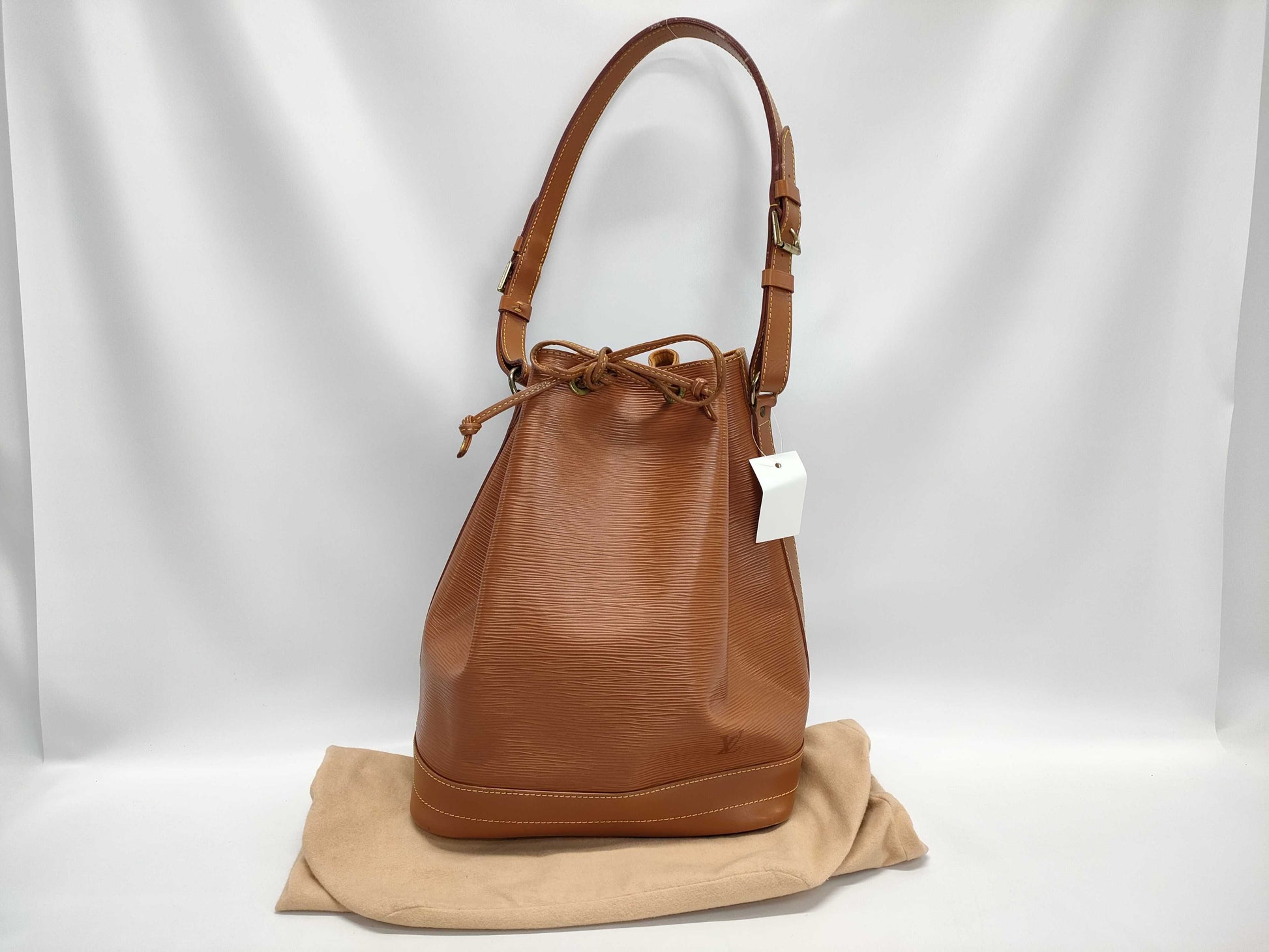 LOUIS VUITTON Epi Noe Shoulder Bag