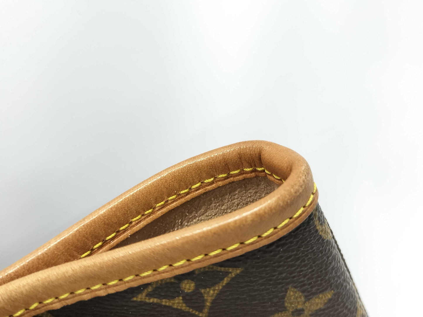 LOUIS VUITTON Monogram Bucket GM with Pouch Medium Degradation Tote Bag