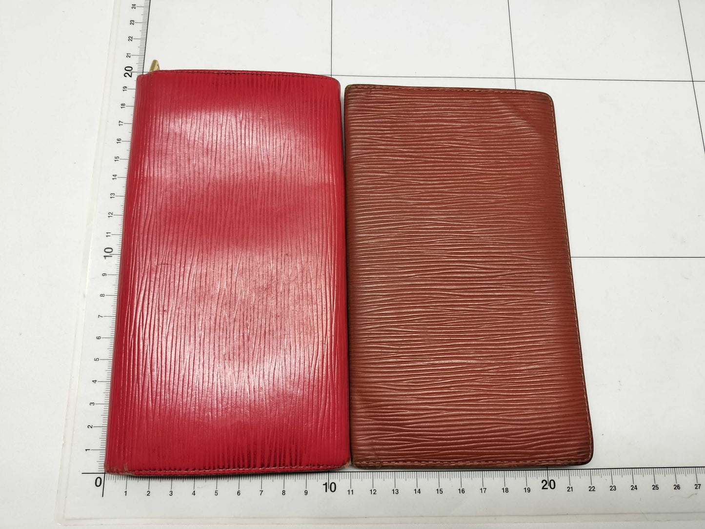 LOUIS VUITTON Epi Porte Monnaie Credit and other long wallets 