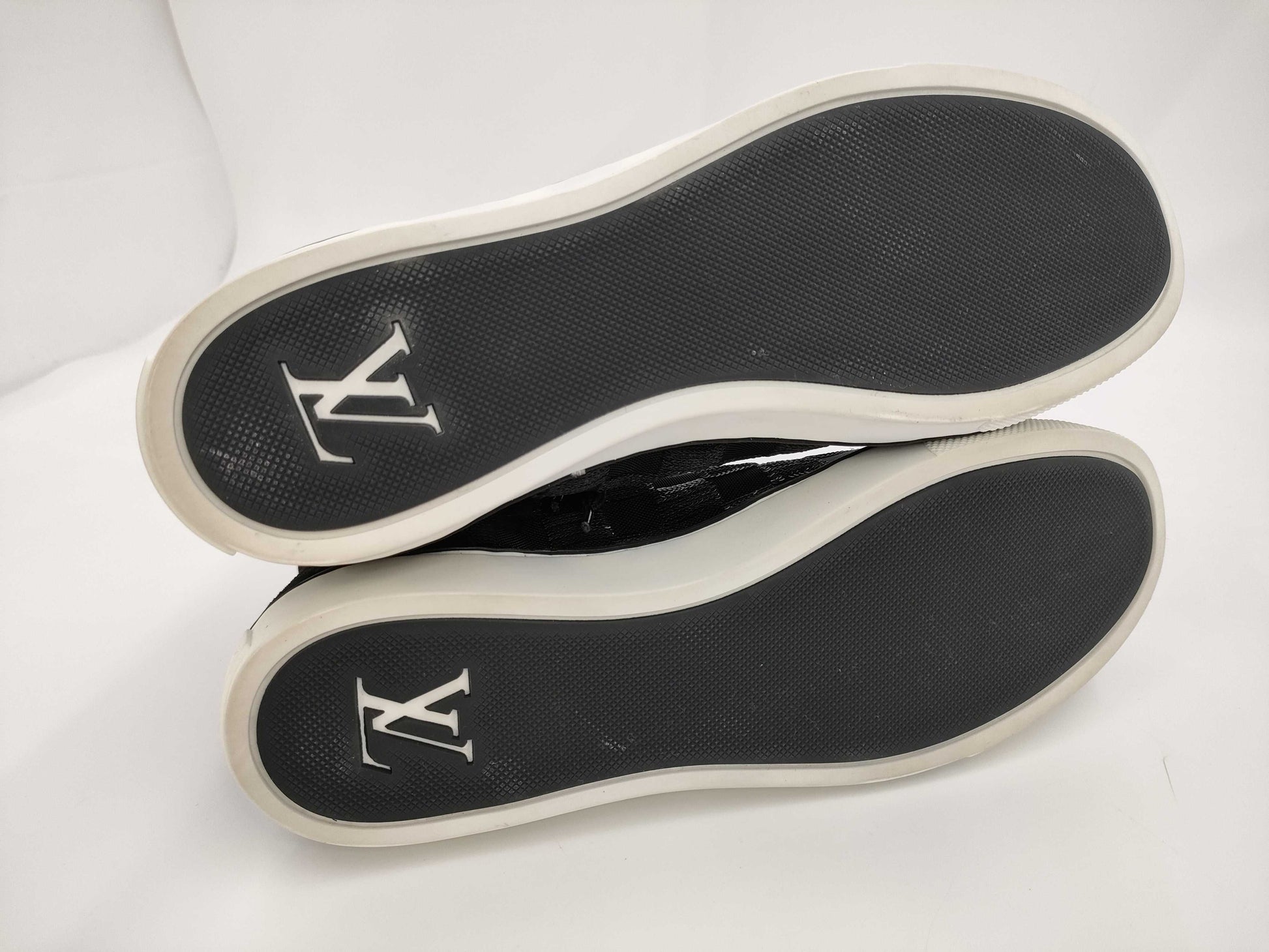 LOUIS VUITTON Damier Sequin Sneakers