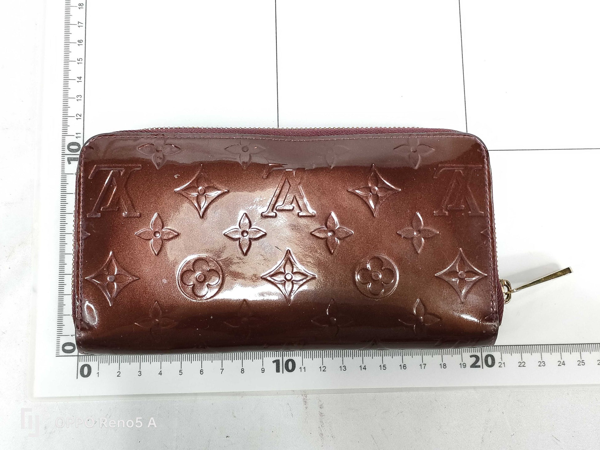 LOUIS VUITTON Zippy Wallet Amaranth Color Wallet