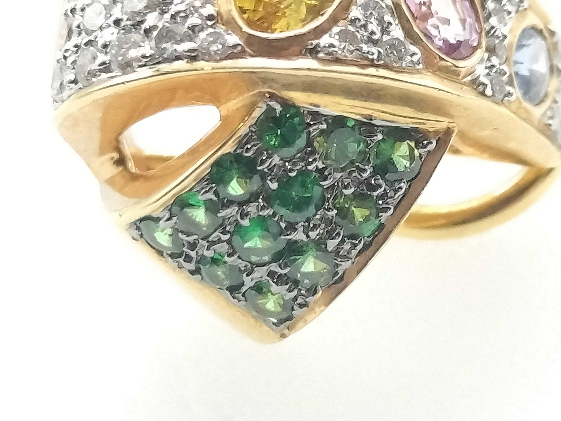 Multi-colored diamond earrings, 750, 6.7g each 