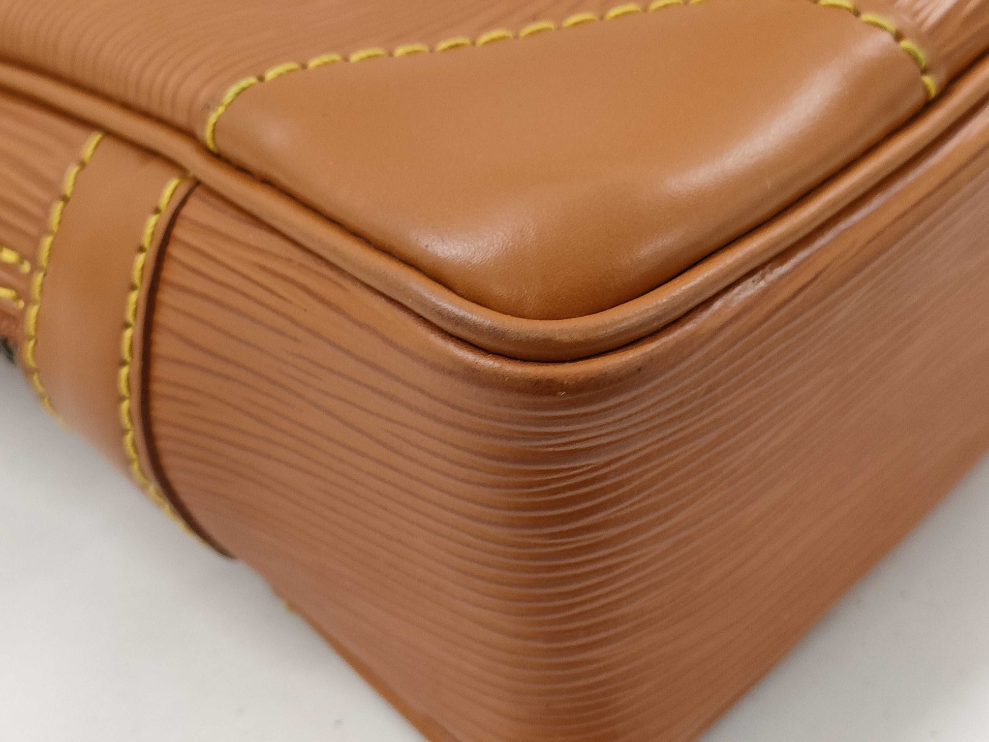 LOUIS VUITTON Epi Porte de Cuman Voyage Business Bag