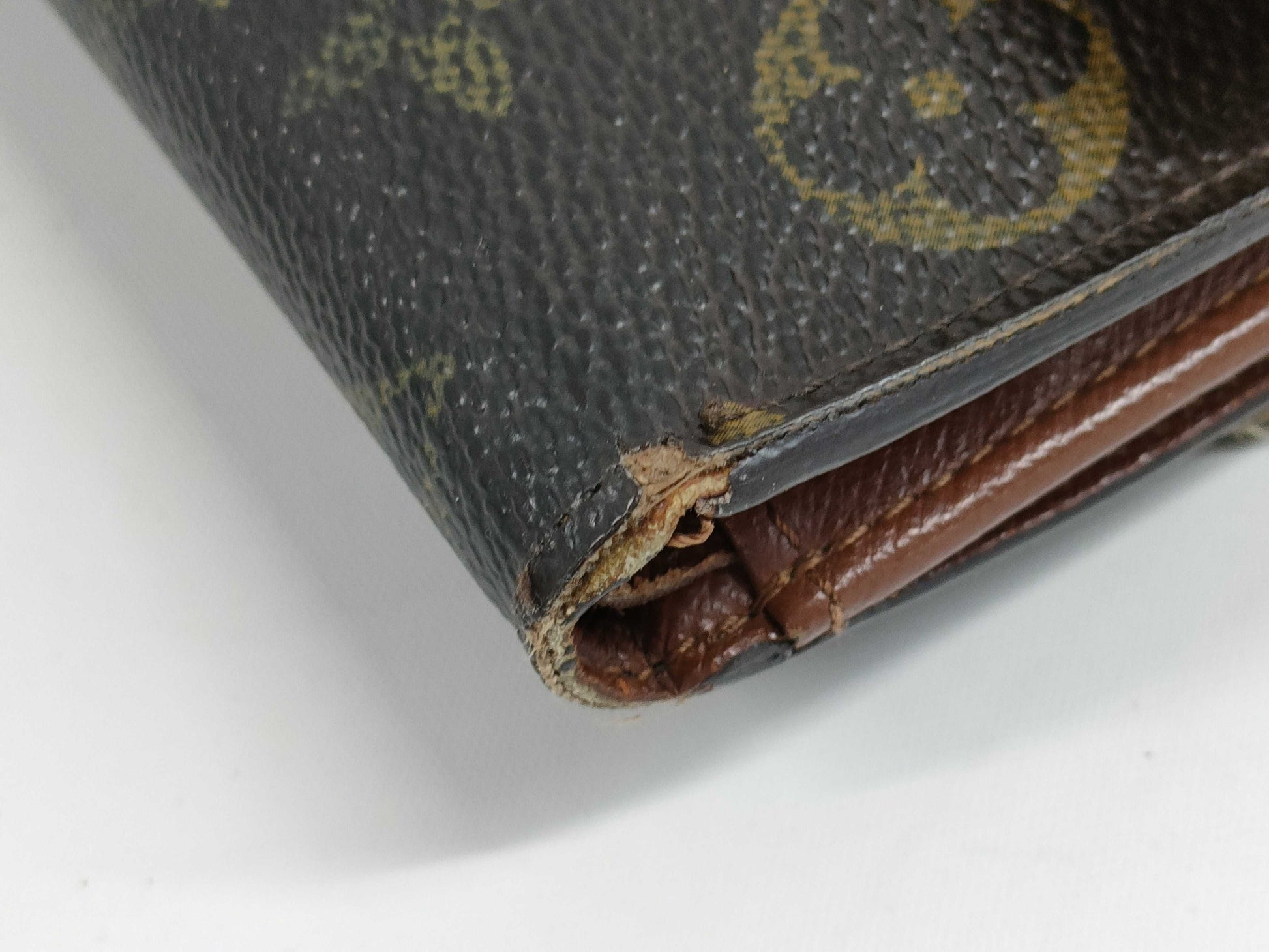 LOUIS VUITTON Monogram W-Hook Wallet