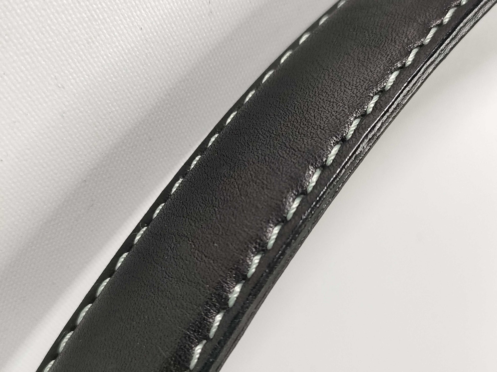 MARC JACOBS One-Shoulder Leather Handbag