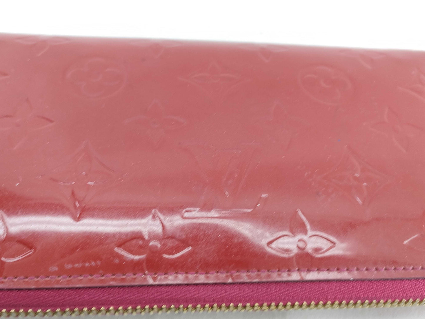 LOUIS VUITTON Vernis Zippy Wallet/Year and condition considered
