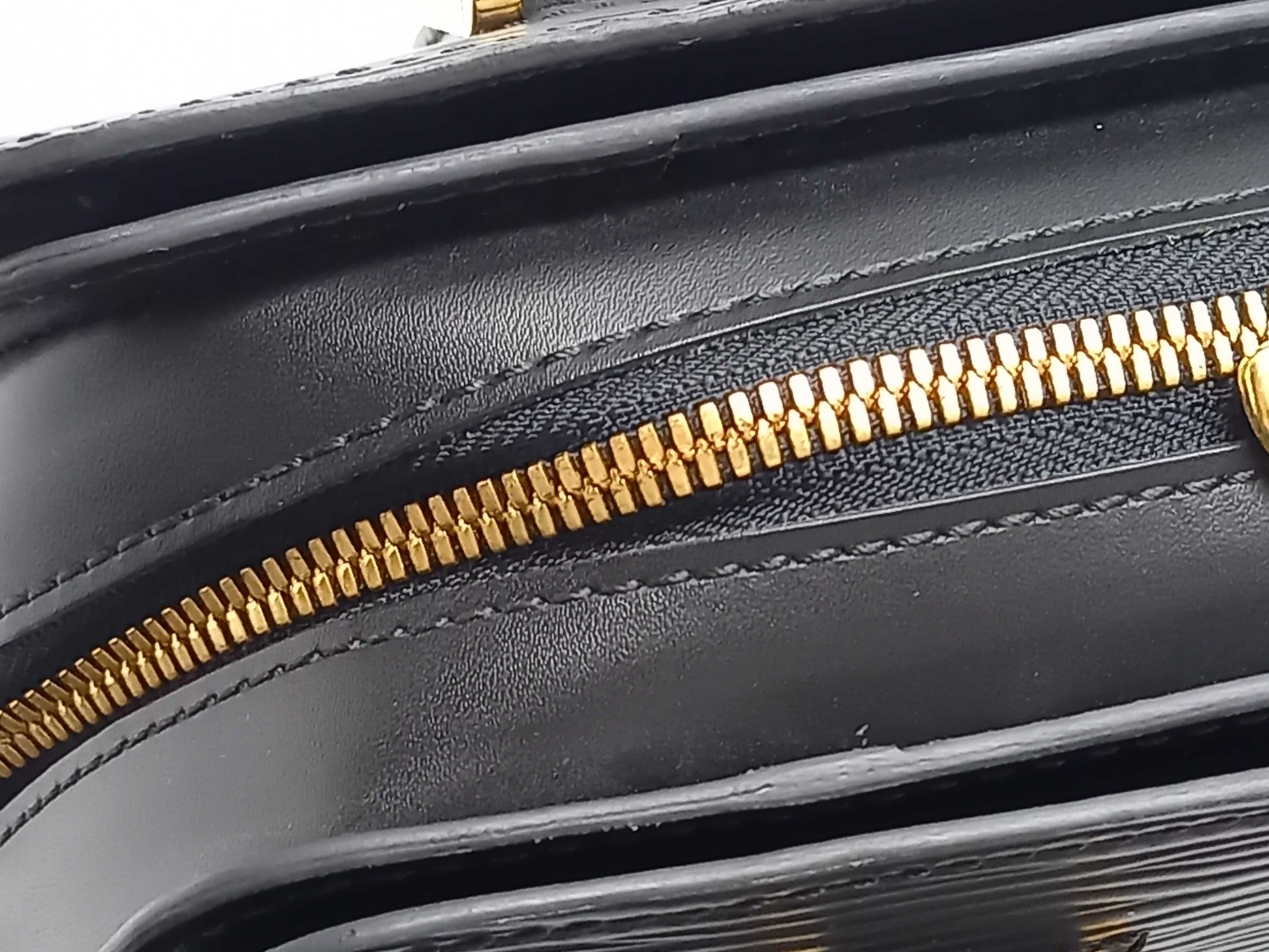 LOUIS VUITTON Epi Pont Neuf PM Handbag