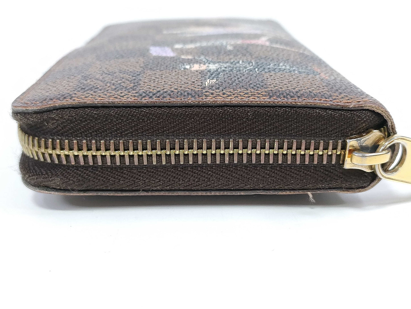 LOUIS VUITTON Damier Zippy Wallet with Illustration Print