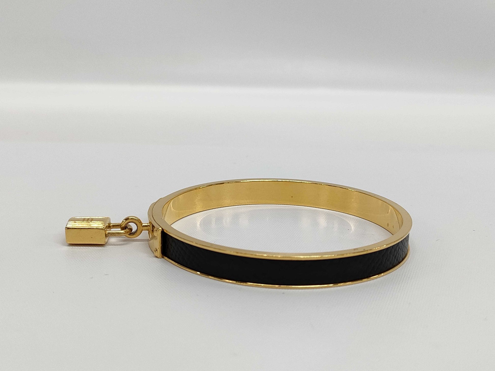 HERMES Kelly Bracelet Bangle