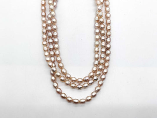Pearl necklace with a diameter of approximately 7.4mm-8.9mm and diamonds, weighing 94.4g in 14K gold.
