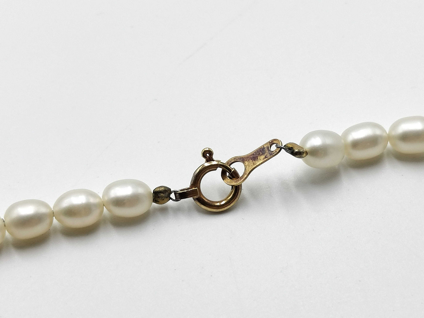 Semi-round pearl necklace, diameter approximately 3.7-3.9mm, 18K gold, 9.1g 