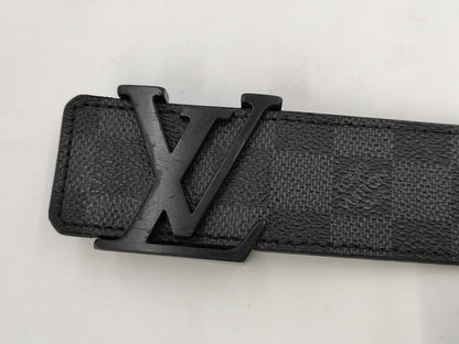 LOUIS VUITTON Damier Graffit Saintture LV Initial Belt