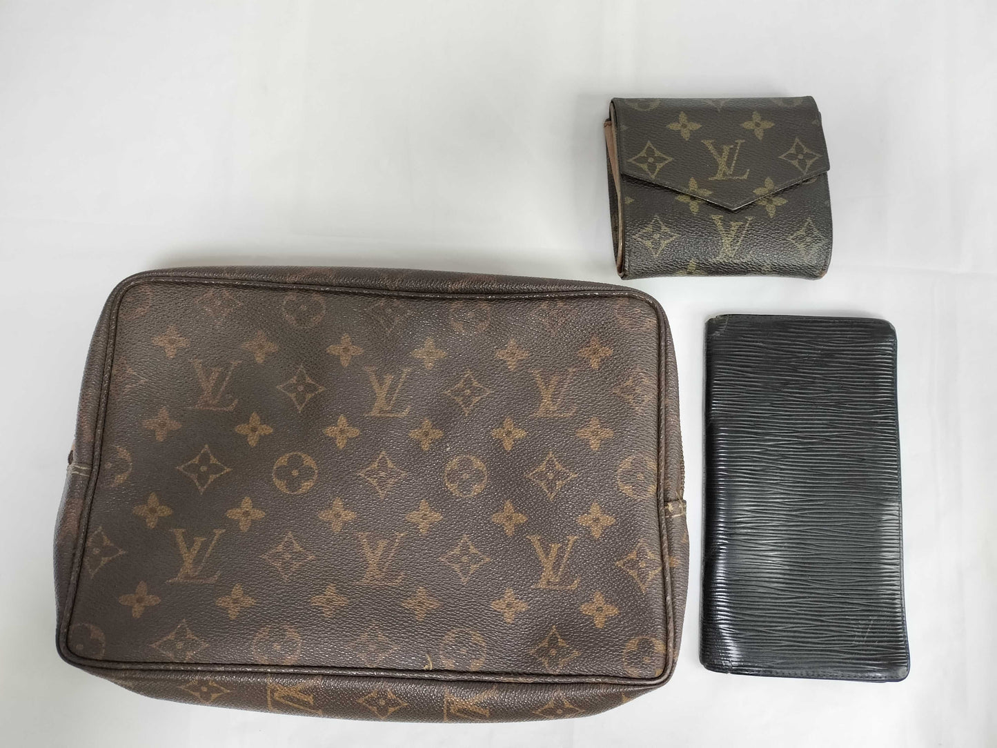LOUIS VUITTON Epi True Towel/W-hook set wallet