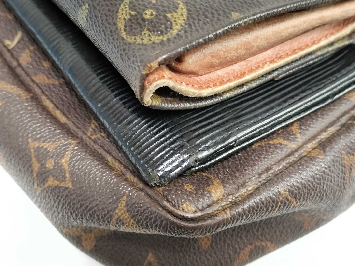 LOUIS VUITTON Epi True Towel/W-hook set wallet