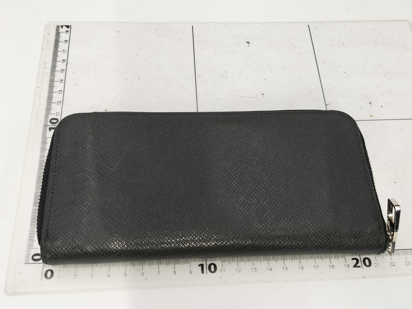 LOUIS VUITTON Taiga Zippy Wallet Vertical Wallet