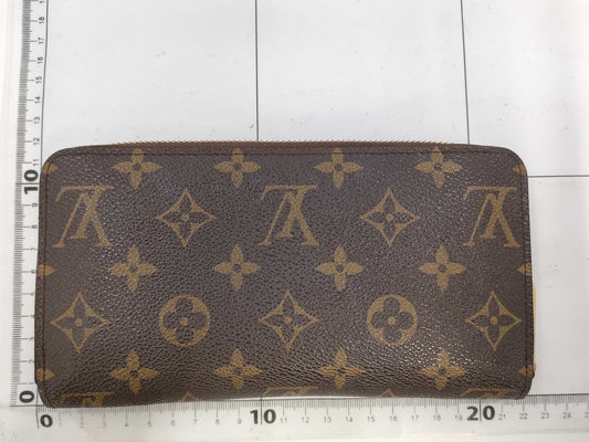 LOUIS VUITTON Monogram Zippy Wallet Wallet