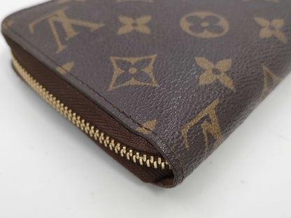 LOUIS VUITTON Monogram Zippy Wallet Wallet