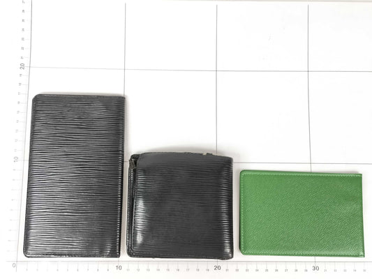 LOUIS VUITTON Epi/Taiga Bifold Wallet/Card Case Wallet