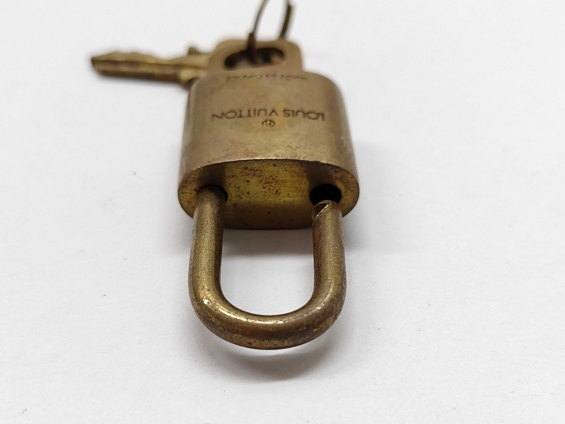 LOUIS VUITTON Monogram M62630 Multicle 6 Padlock Name Tag Set Key Case/Key Holder